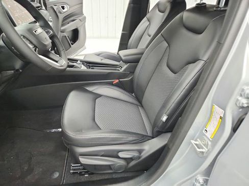 New 2026 Jeep Compass Latitude image 11