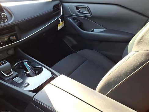 Certified 2025 Nissan Rogue S image 12