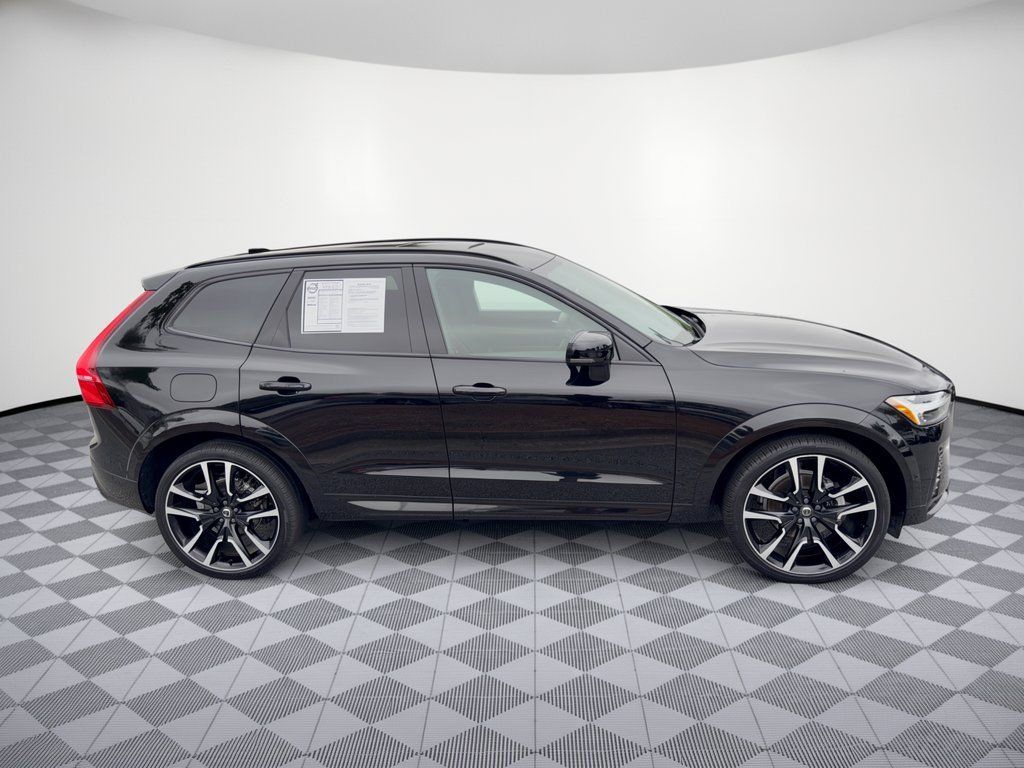 Used 2024 Volvo XC60 B5 Ultimate AWD/4WD image 8