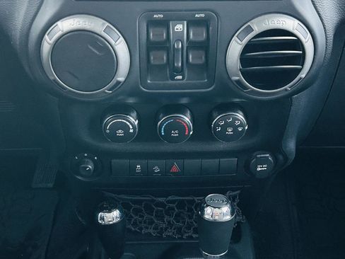 Used 2016 Jeep Wrangler Unlimited Sport image 14