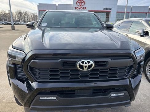 Used 2025 Toyota Tacoma TRD Off-Road image 13