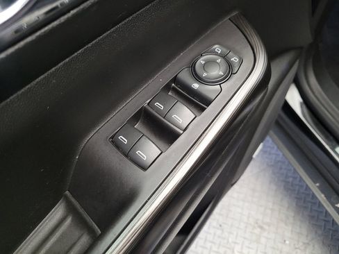 Used 2018 GMC Acadia SLT AWD/4WD image 27