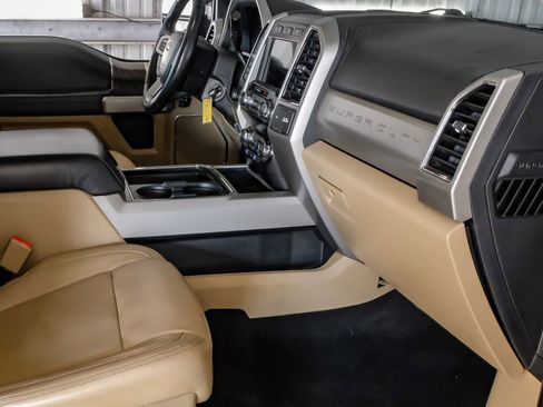 Used 2019 Ford F250 Lariat w/ Lariat Value Package image 12