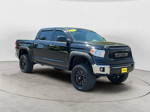 Used 2017 Toyota Tundra SR5 w/ TRD Off Road Package AWD/4WD image 3