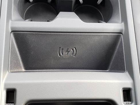 New 2026 Land Rover Defender 130 X-Dynamic SE image 26