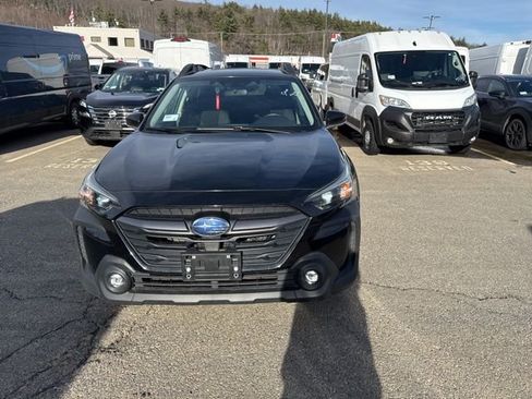 Used 2023 Subaru Outback Premium image 3