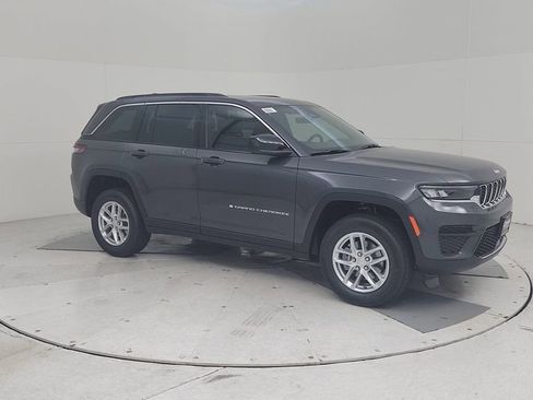 New 2025 Jeep Grand Cherokee Laredo X image 2