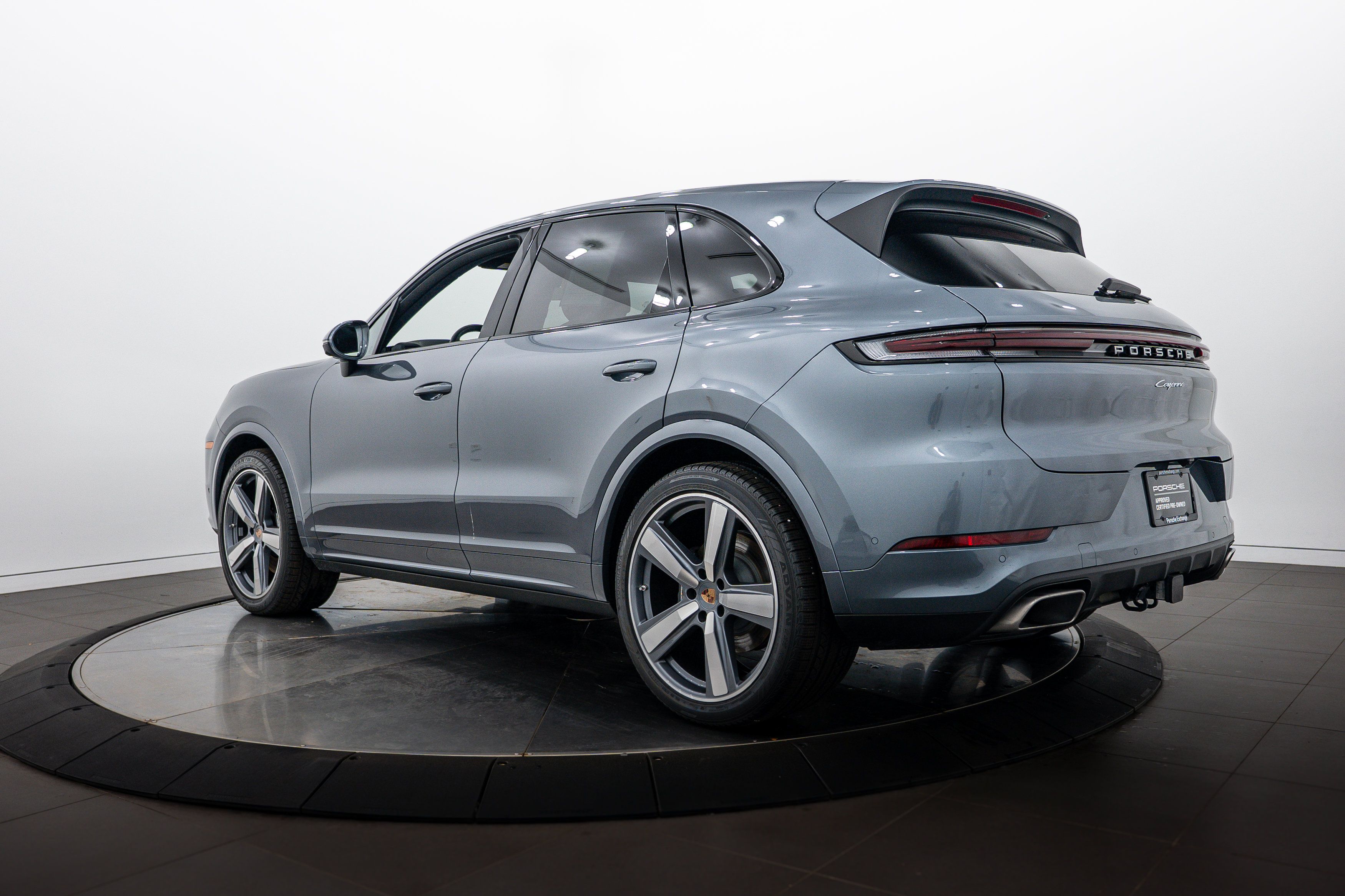 Certified 2026 Porsche Cayenne AWD/4WD image 3