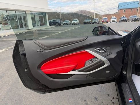 Used 2016 Chevrolet Camaro SS image 11