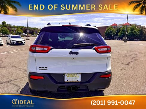 Used 2016 Jeep Cherokee Latitude w/ Cold Weather Group AWD/4WD image 6