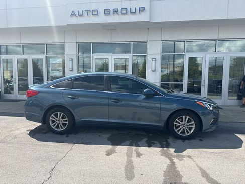 Used 2016 Hyundai Sonata SE FWD image 2