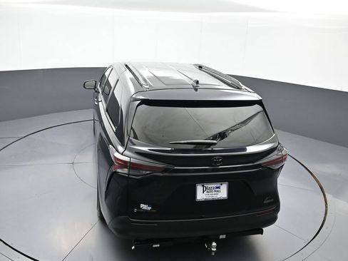 Certified 2026 Toyota Sienna XLE Woodland Edition AWD/4WD image 41