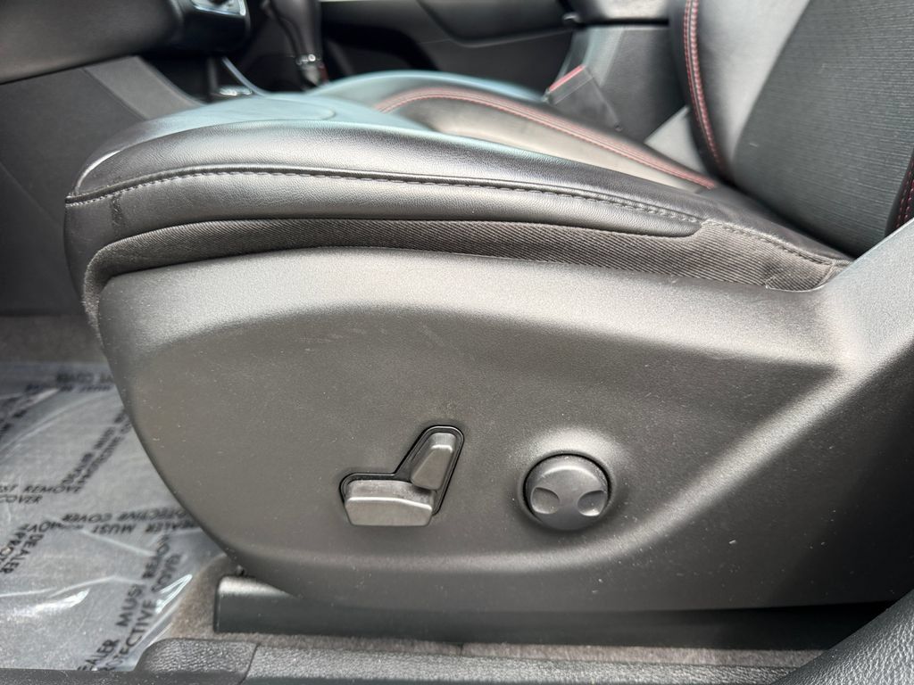 Used 2022 Jeep Cherokee Trailhawk AWD/4WD image 10