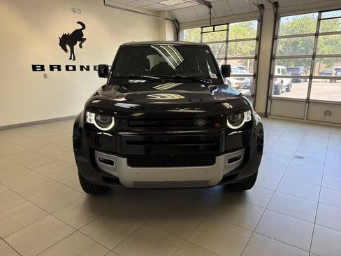 Used 2025 Land Rover Defender 110 S AWD/4WD image 2
