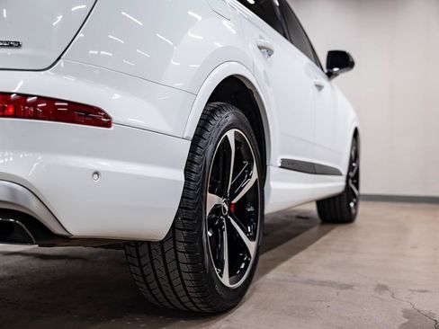 Used 2019 Audi Q7 3.0T Prestige w/ Prestige Package AWD/4WD image 30