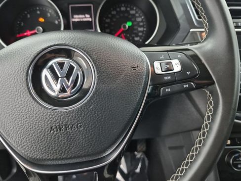 Used 2021 Volkswagen Tiguan SE AWD/4WD image 30
