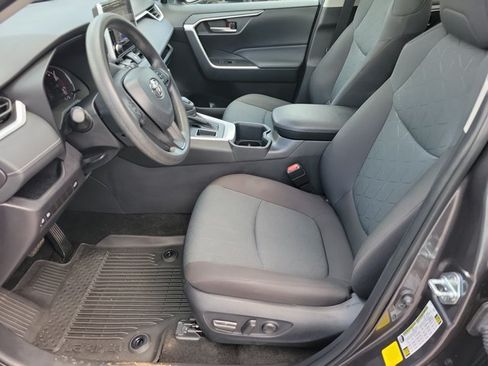 Used 2025 Toyota RAV4 XLE w/ Convenience Package FWD image 6