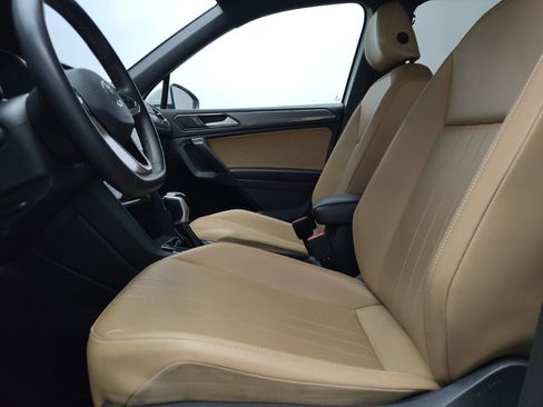 Used 2022 Volkswagen Tiguan SE AWD/4WD image 17