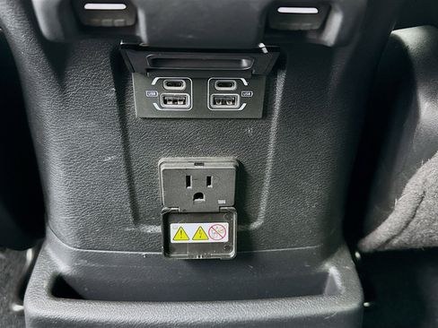 Used 2023 Jeep Wrangler Unlimited w/ Sun & Screen Package image 17