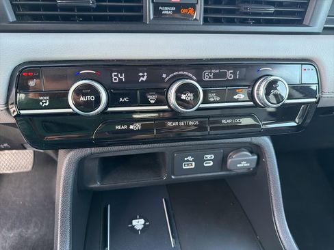 Used 2025 Honda Pilot EX-L image 16