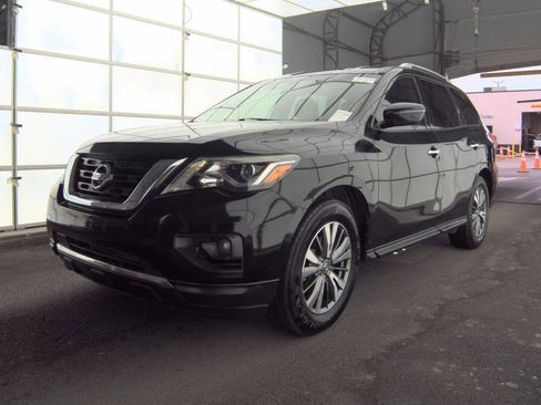 Used 2019 Nissan Pathfinder SV FWD image 1