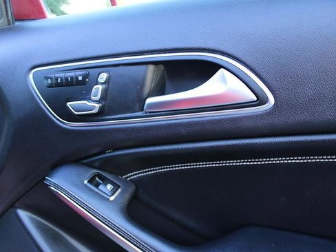 Used 2018 Mercedes-Benz GLA 250 image 17