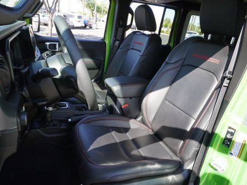 Used 2025 Jeep Wrangler Unlimited Rubicon AWD/4WD image 15
