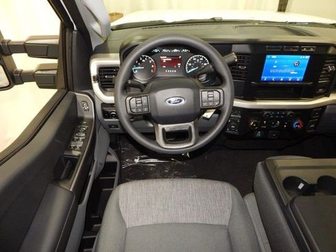 Used 2024 Ford F250 XLT w/ FX4 Off-Road Package AWD/4WD image 12