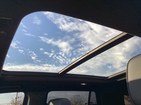 Used 2024 GMC Yukon Denali w/ Denali Reserve Package image 20