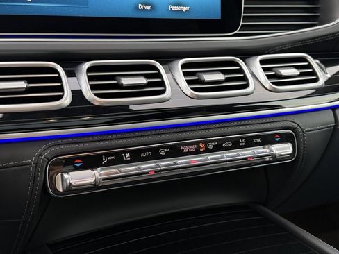 Used 2023 Mercedes-Benz Maybach GLS 600 4MATIC image 24