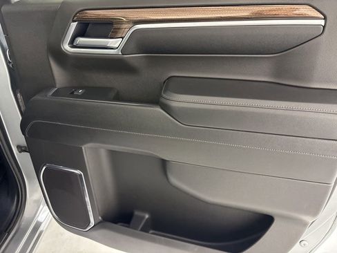 Used 2025 Chevrolet Silverado 1500 LT image 43