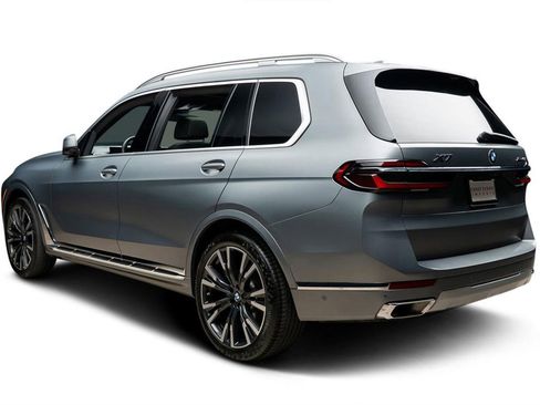 Used 2023 BMW X7 xDrive40i w/ Premium Package AWD/4WD image 3