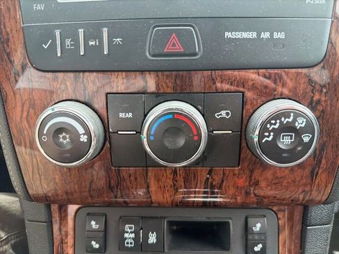 Used 2014 Chevrolet Traverse LT w/ All-Star Edition FWD image 29
