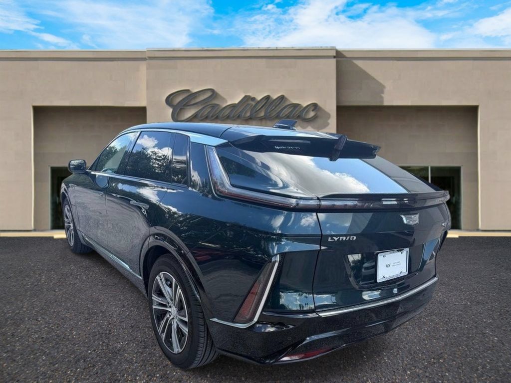 Used 2024 Cadillac Lyriq Luxury w/ LPO, Floor Liner Package RWD image 5