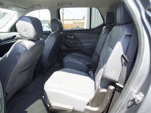 Used 2019 Chevrolet Traverse LT w/ LT Premium Package AWD/4WD image 13