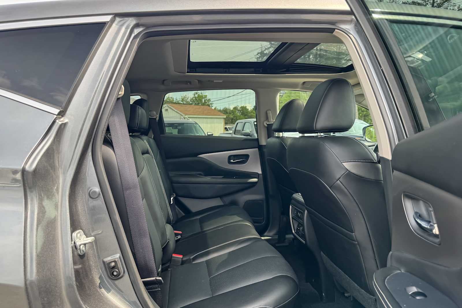 Certified 2022 Nissan Murano SL w/ SL Moonroof Package AWD/4WD image 12