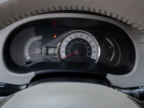 Used 2014 Toyota Sienna SE FWD image 14