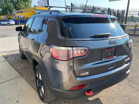 Used 2018 Jeep Compass Trailhawk w/ Cold Weather Group AWD/4WD image 2
