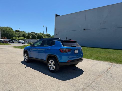 Used 2018 Jeep Compass Latitude w/ Popular Equipment Group AWD/4WD image 5