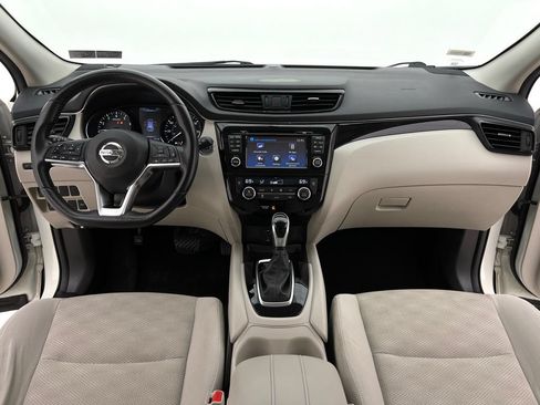 Used 2018 Nissan Rogue Sport SV w/ SV Technology Package AWD/4WD image 21