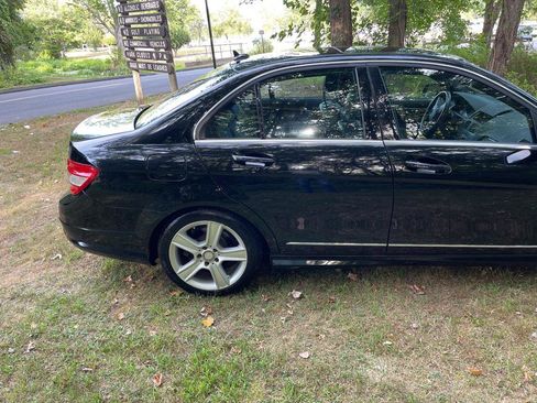 Used 2011 Mercedes-Benz C 300 Luxury image 30
