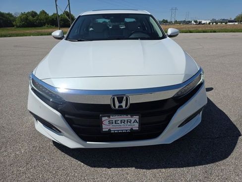 Used 2018 Honda Accord Touring image 16