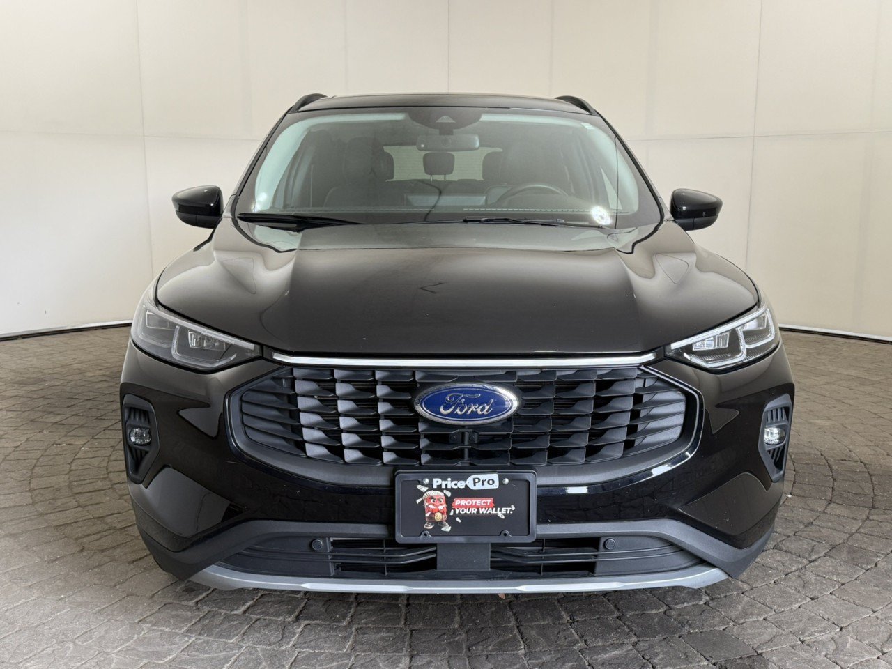 Certified 2025 Ford Escape Platinum AWD/4WD image 2