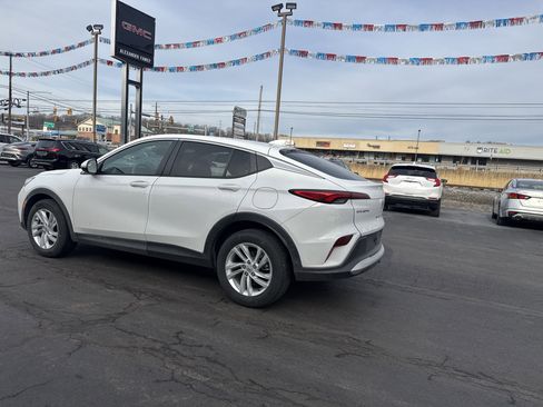 Used 2024 Buick Envista Preferred w/ Advanced Safety Package image 6