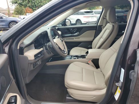 Certified 2023 Lincoln Corsair AWD w/ Equipment Group 101A image 12