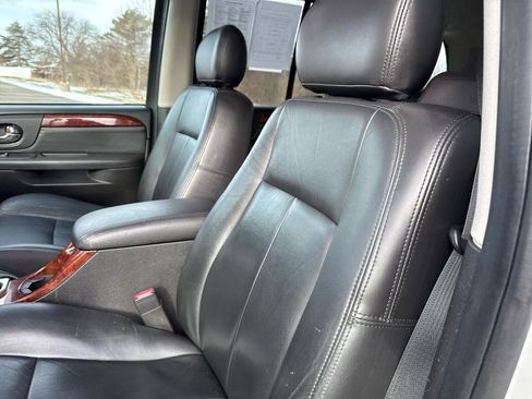 Used 2007 GMC Envoy SLT image 15