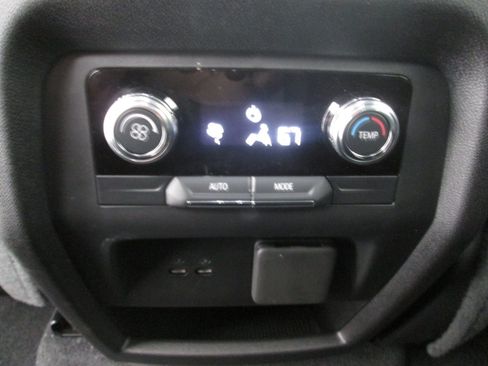 New 2025 GMC Acadia Elevation image 27