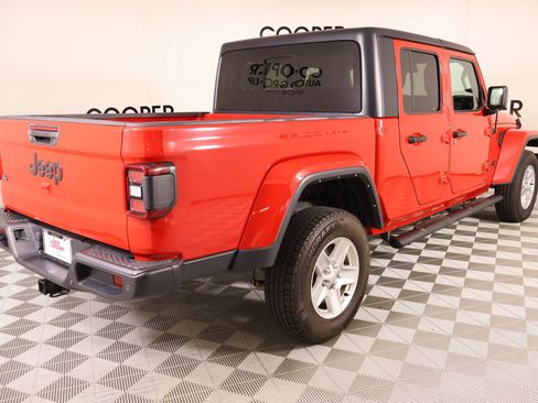 Used 2022 Jeep Gladiator Sport AWD/4WD image 19