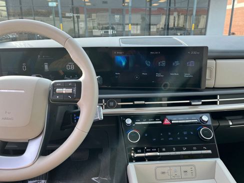 Used 2025 Hyundai Santa Fe SEL image 18