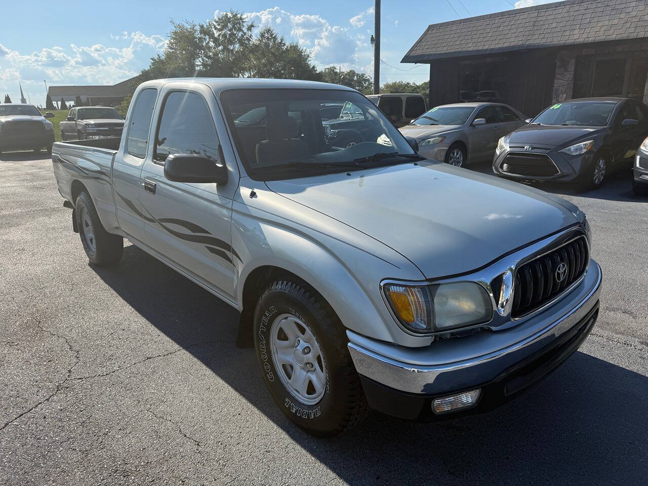 Used 2004 Toyota Tacoma 2WD Xtracab w/ SR5 Pkg image 1